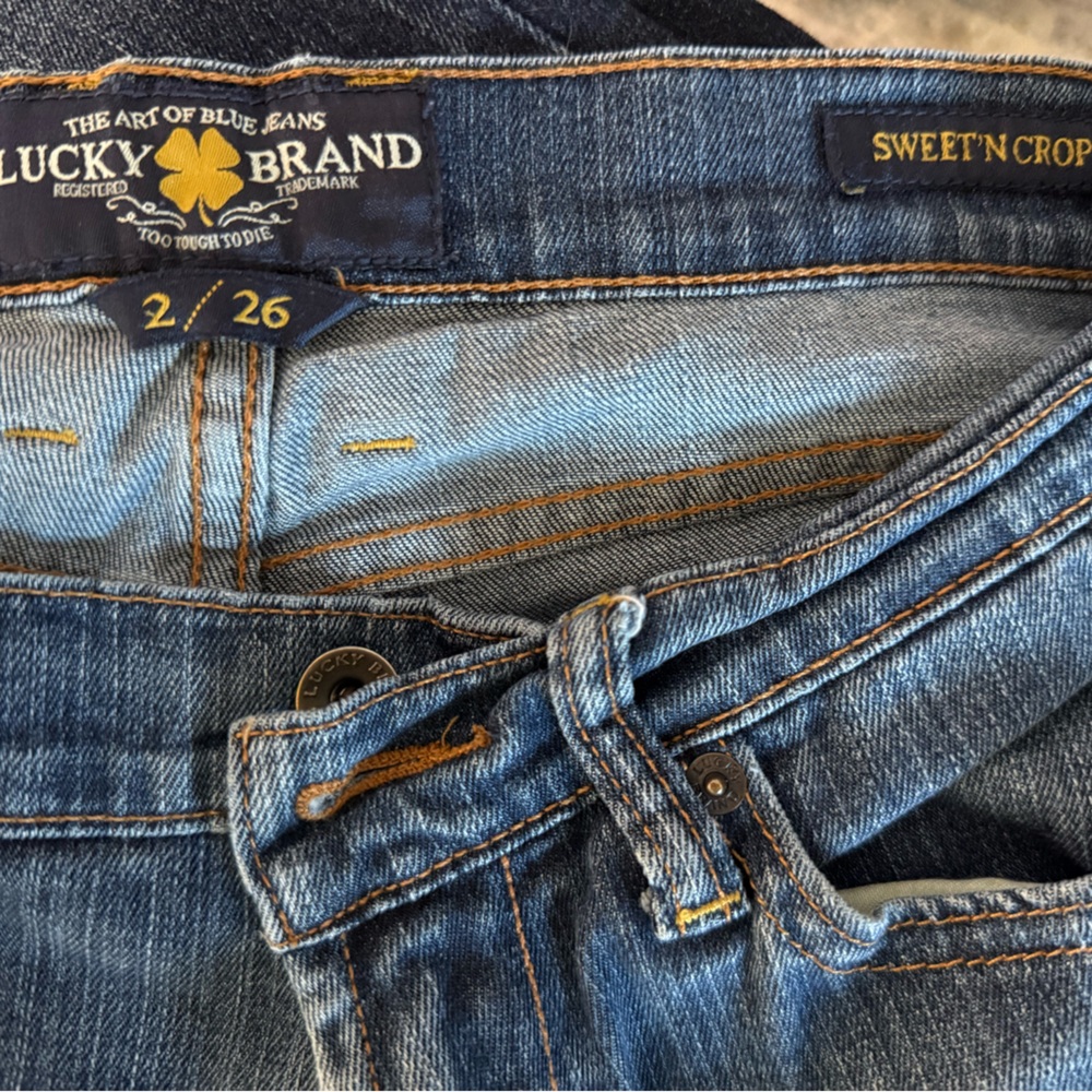 Leaving my Closet Soon!
Lucky Brand Women's Dark Blue Sweet’N Crop Jeans 2/26 - Picture 3 of 4